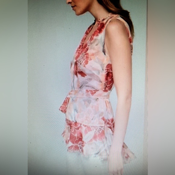 WHITE HOUSE BLACK MARKET SLEEVELESS PRINT RUFFLE TUNIC SIZE MEDIUM NWT! - Picture 3 of 6